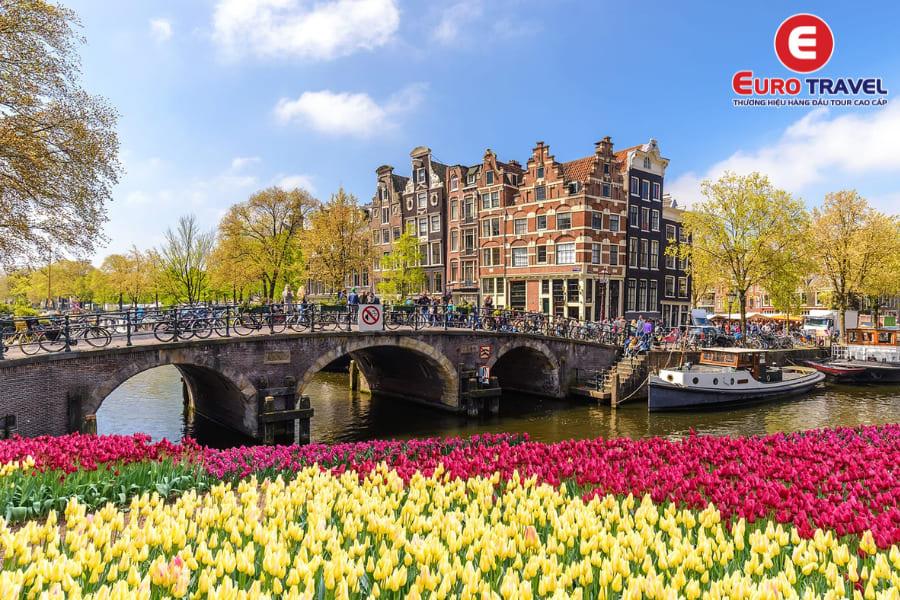Khám phá Amsterdam Hà Lan – Thành phố kì lạ và thơ mộng nhất trên thế giới