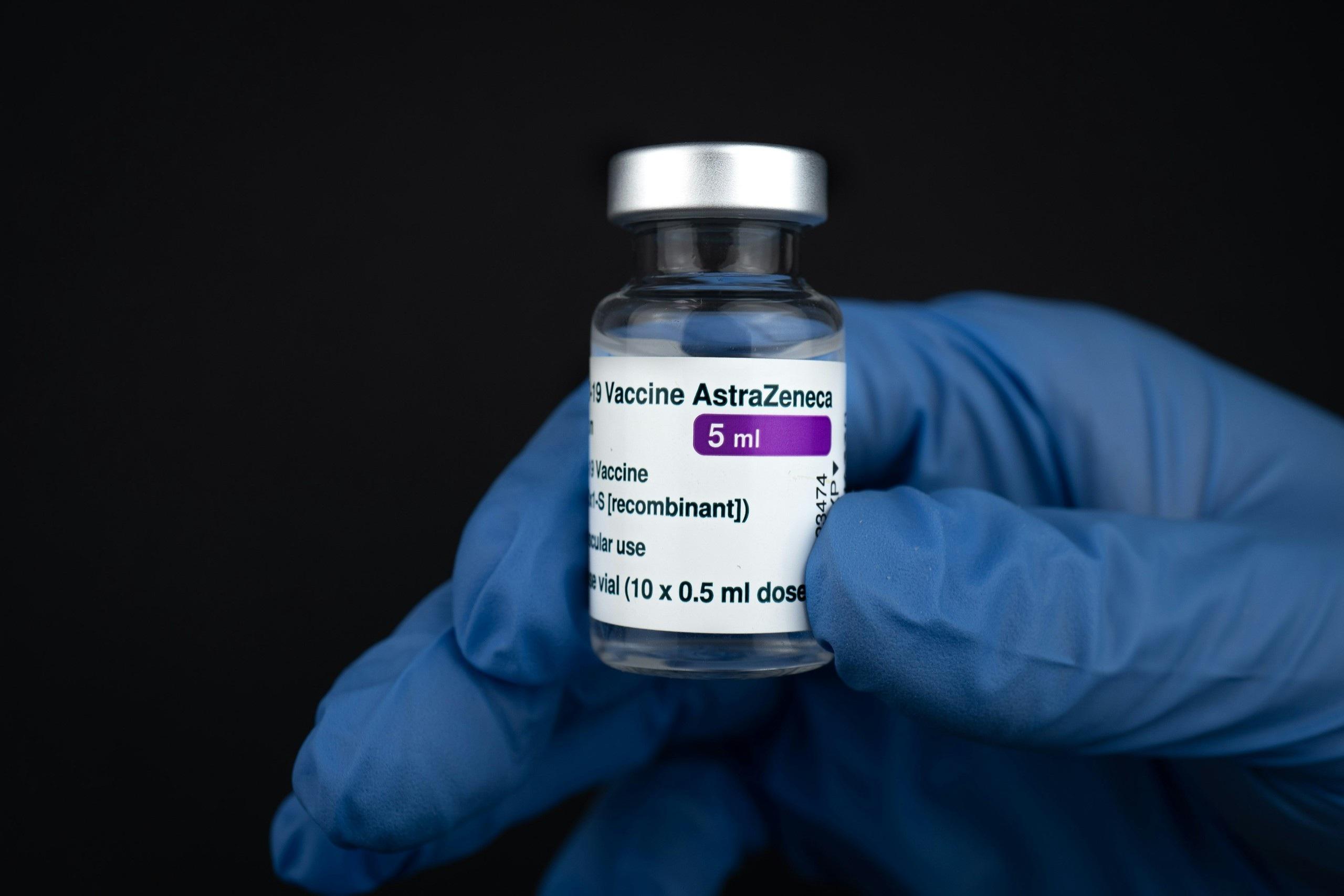 AstraZeneca thừa nhận vaccine Covid-19 có thể gây cục máu đông