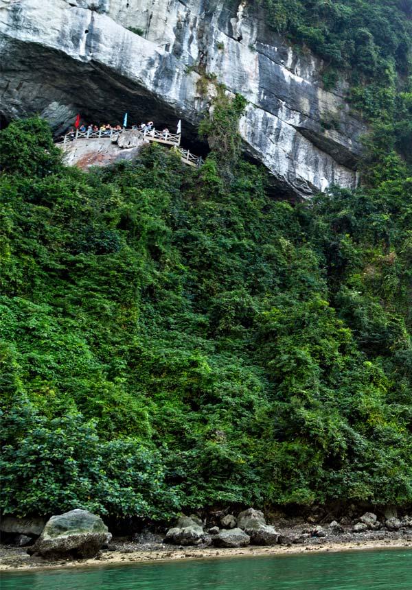 Sung Sot (Surprise) Cave: Explore The Biggest Cave in Halong Bay