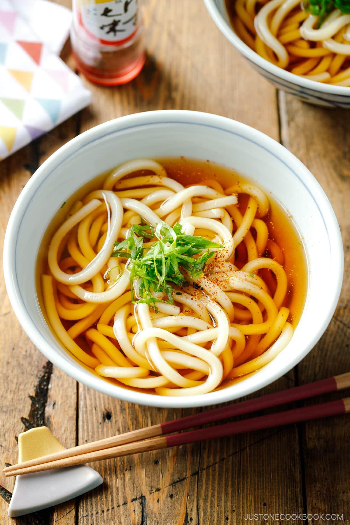 Udon Noodle Soup (Kake Udon) (Video) かけうどん