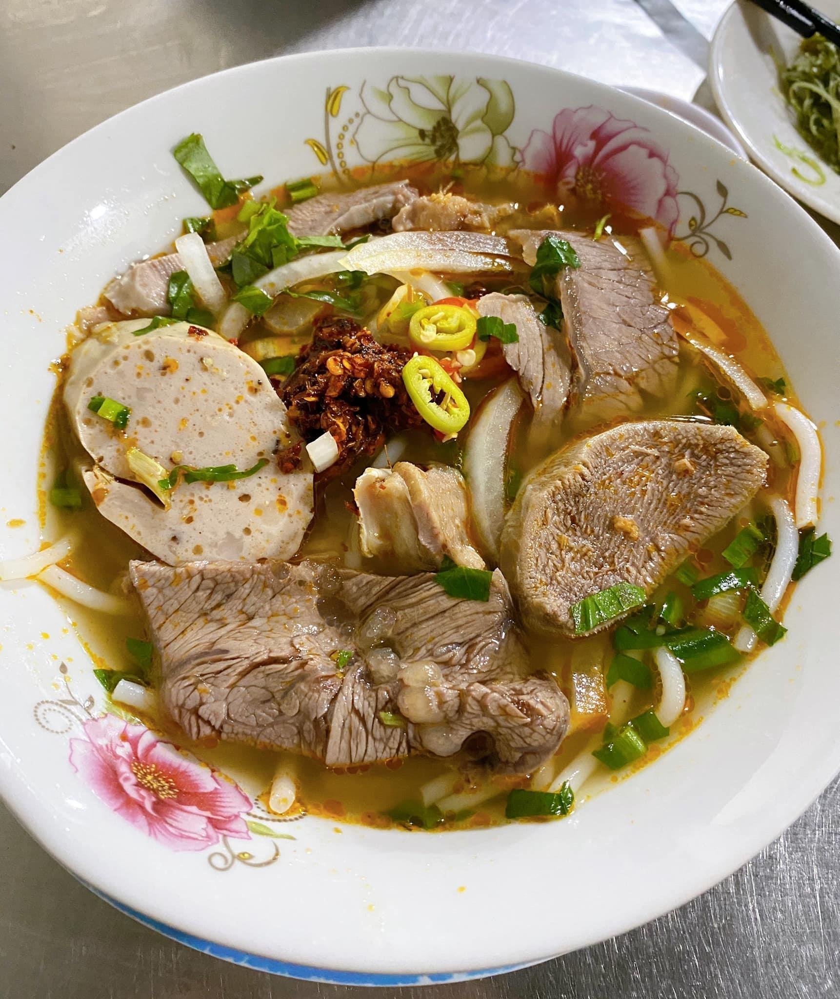 Bún bò 176