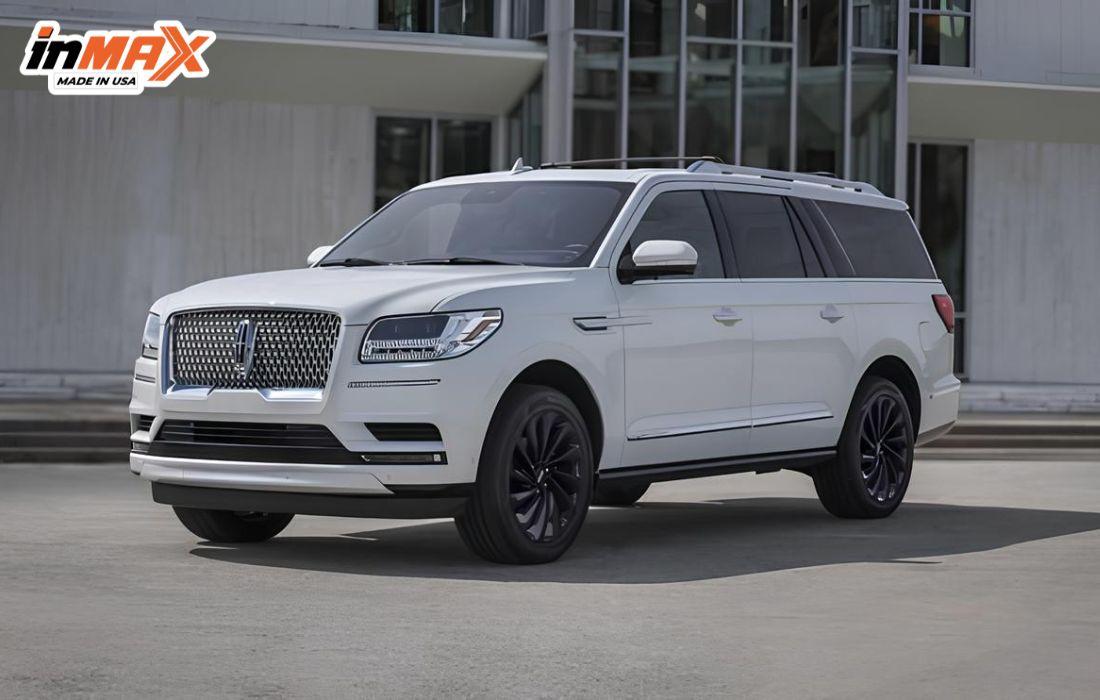 Giá niêm yết xe Lincoln Navigator khoảng hơn 2 tỷ đồng